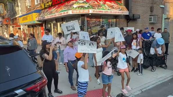 La marcia contro il bullismo nella Piccola Guyana si conclude con una partita urlata in pubblico